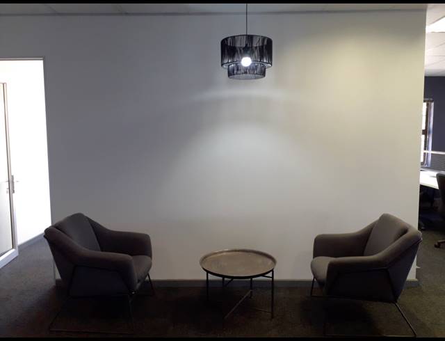 2,562M² OFFICE TO LET IN IRENE